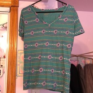 pink and blue t-shirt